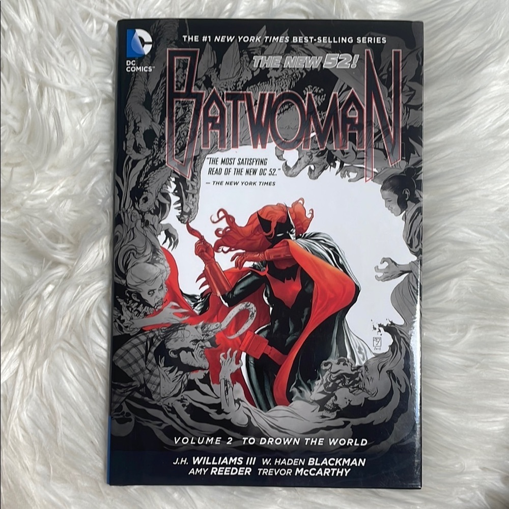 DC Comics Batwoman hardcover Volume 2 Graphic Novel 2012